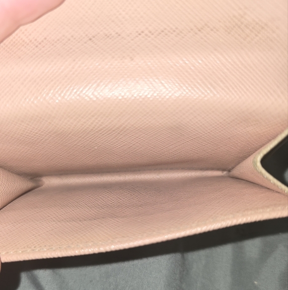 EUC - Prada Cream Leather Women's Wallet With Pink Interior - Picture 7 of 7